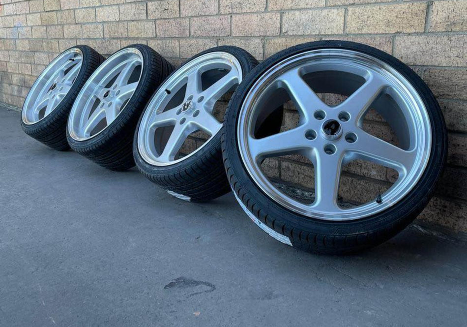 20" GENUINE WALKY FULL WHEEL & KUMHO PS71 TYRE PACKAGE 20x8.5 & 9.5 (STAGGERED) ALL COMMODORE - SILVER